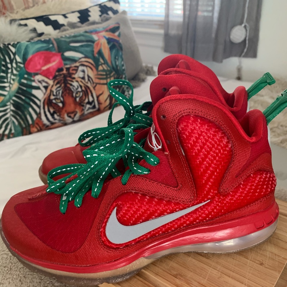 Nike Lebron 9 Christmas
